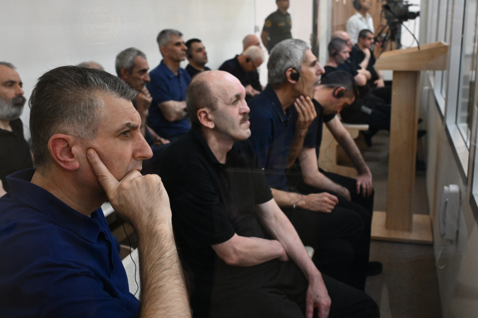 Ermənistan silahlı qüvvələrinin hücumları nəticəsində doğmaları öldürülmüş, yaralanmış, mina qurbanı olmuş, əsirlikdə və girovluqda işgəncələrə məruz qalmış şəxslər məhkəmədə ifadə veriblər (FOTO)