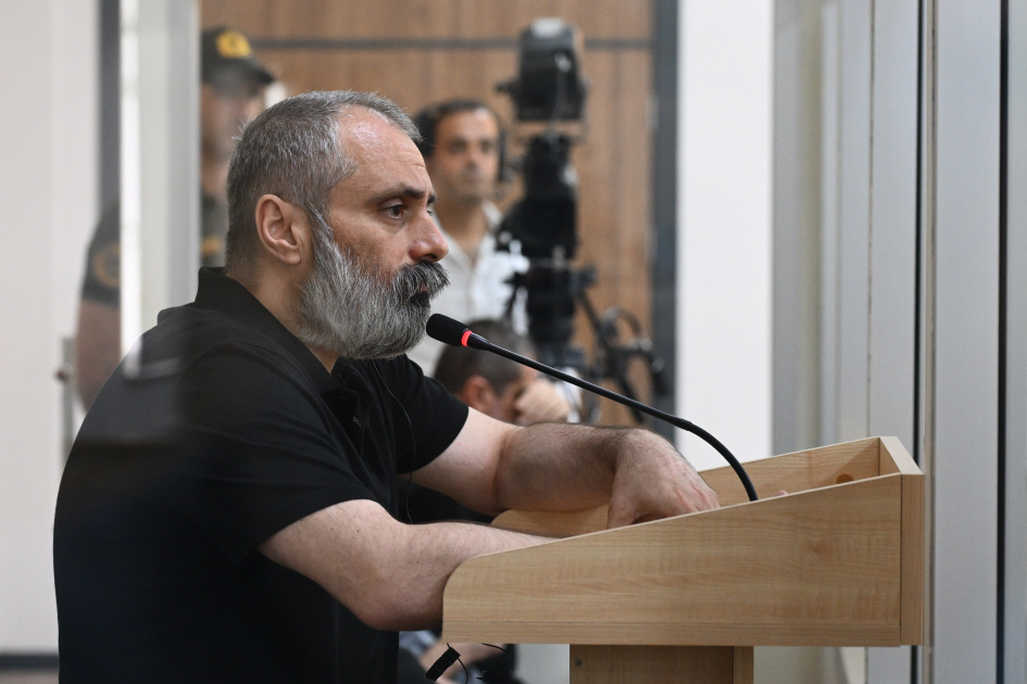 Ermənistan silahlı qüvvələrinin hücumları nəticəsində doğmaları öldürülmüş, yaralanmış, mina qurbanı olmuş, əsirlikdə və girovluqda işgəncələrə məruz qalmış şəxslər məhkəmədə ifadə veriblər (FOTO)
