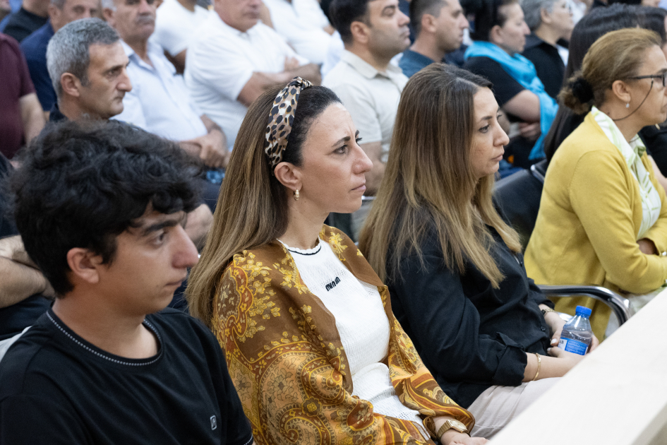 Ermənistan silahlı qüvvələrinin hücumları nəticəsində doğmaları öldürülmüş, yaralanmış, mina qurbanı olmuş, əsirlikdə və girovluqda işgəncələrə məruz qalmış şəxslər məhkəmədə ifadə veriblər (FOTO)