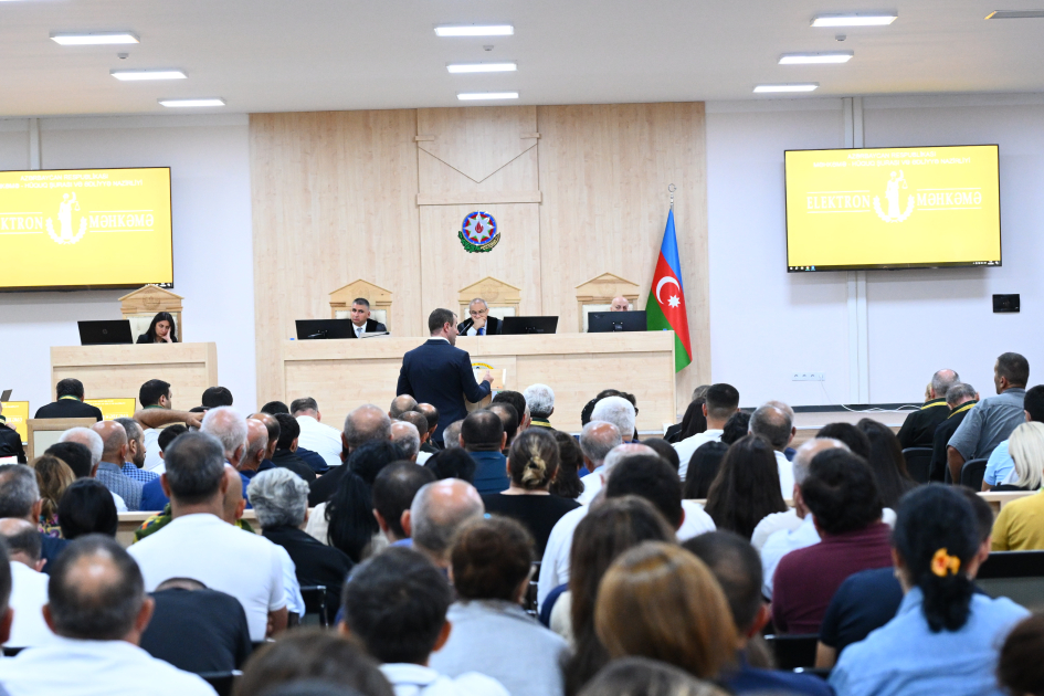 Ermənistan silahlı qüvvələrinin hücumları nəticəsində doğmaları öldürülmüş, yaralanmış, mina qurbanı olmuş, əsirlikdə və girovluqda işgəncələrə məruz qalmış şəxslər məhkəmədə ifadə veriblər (FOTO)