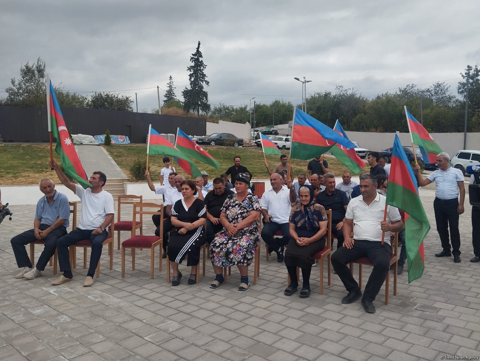 Xocalının Xanyurdu kəndinə 62 nəfər qayıtdı, açarlar təqdim edilib (FOTO) (YENİLƏNİB)
