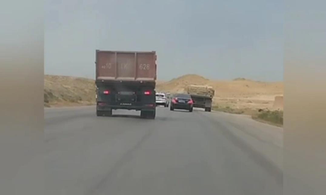 Yollarda təhlükə yaradan “Kamaz” sürücüsü inzibati qaydada həbs edildi (VİDEO)