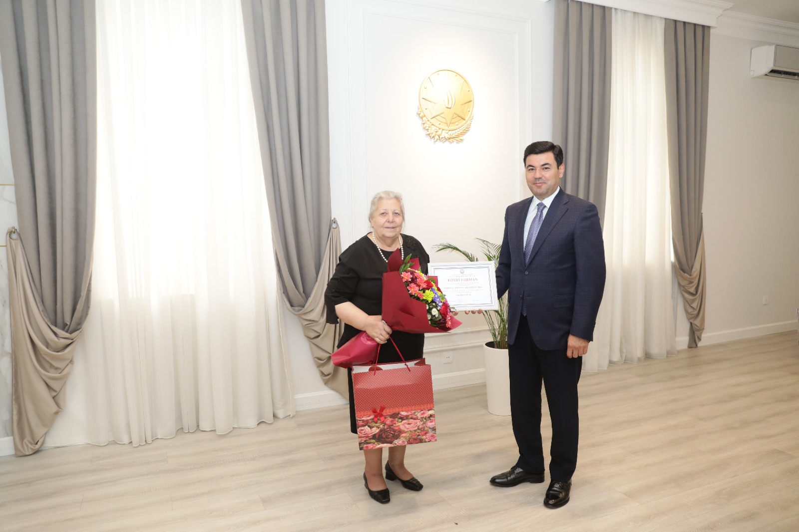 Xaçmazda Sürəyya Əmirova Fəxri Fərmanla təltif edilib (FOTO)