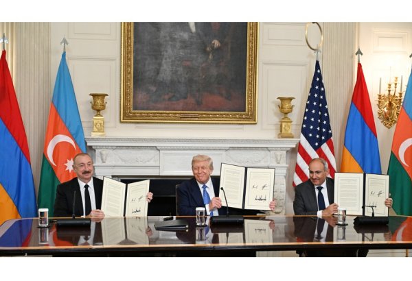 Donald Tramp Prezident İlham Əliyev və Nikol Paşinyanla görüşündən görüntüləri paylaşıb (VİDEO)
