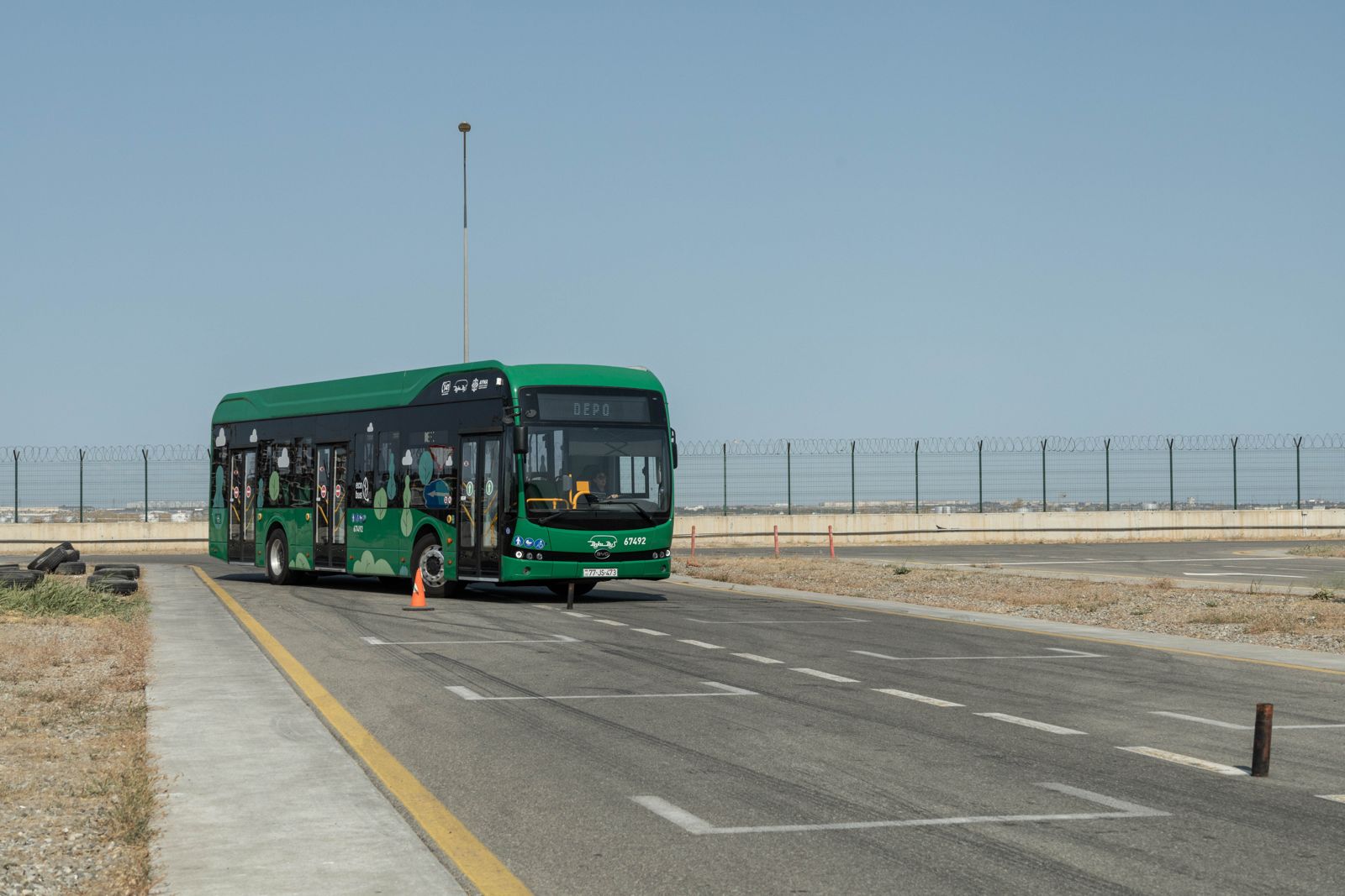 Azərbaycanda avtobus idarə edəcək qadın sürücülər hazırlanır (FOTO)