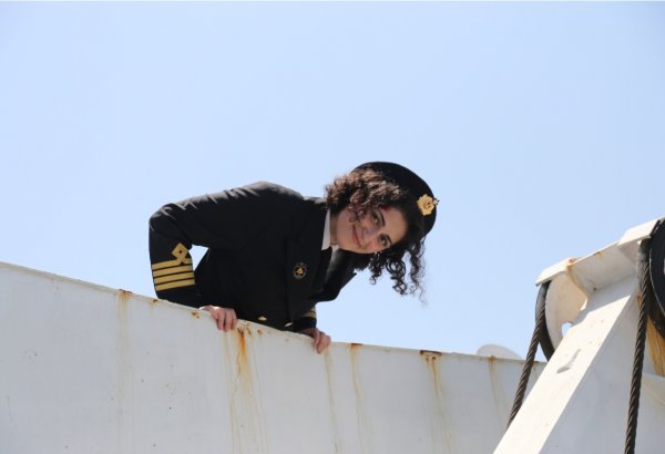 Azərbaycanın ilk qadın gəmi kapitanına həsr olunmuş “Şövkət” filminin çəkilişləri başa çatıb