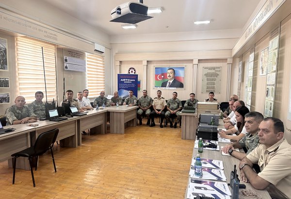 Azərbaycan Ordusunun rabitə ixtisaslı zabitləri ilə təlim-metodiki toplanış keçirilib (FOTO)