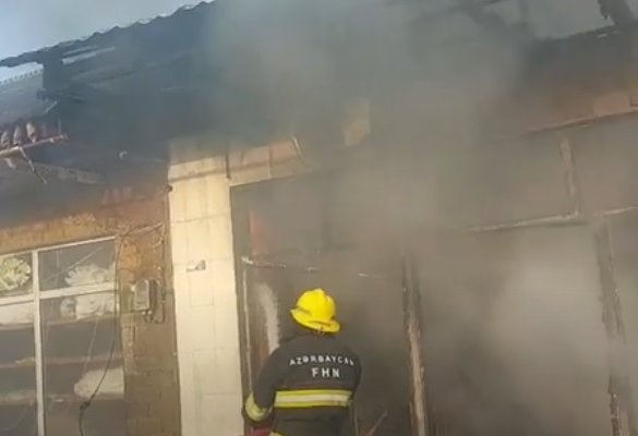 Sabirabadda mərkəzi bazarda yanğın baş verib (VİDEO)