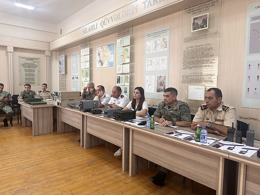 Azərbaycan Ordusunun rabitə ixtisaslı zabitləri ilə təlim-metodiki toplanış keçirilib (FOTO)