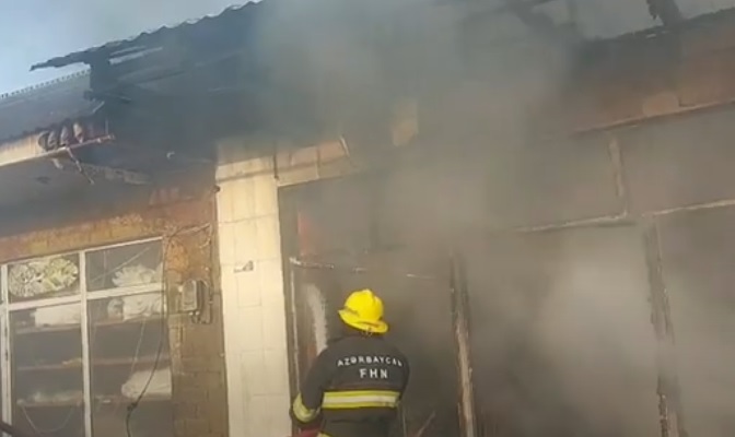 Sabirabadda mərkəzi bazarda yanğın baş verib (VİDEO)