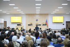 Ermənistan silahlı qüvvələrinin Zəngilana hücumları nəticəsində məcburi köçkün düşmüş, yaralanmış, doğmaları öldürülmüş şəxslər məhkəmədə ifadə veriblər (FOTO)