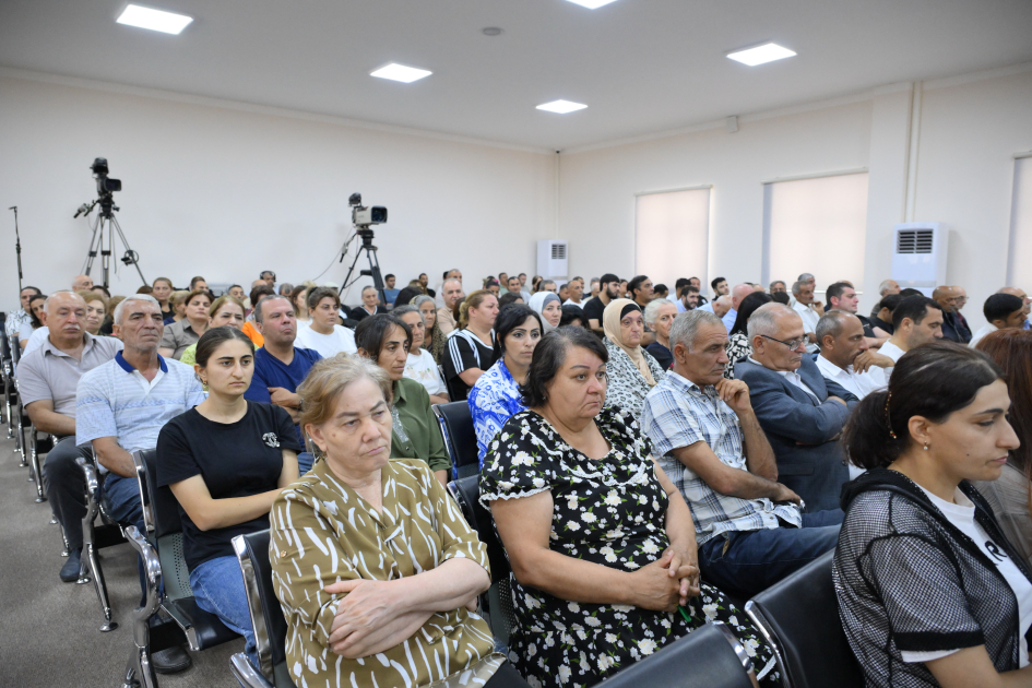Ermənistan silahlı qüvvələrinin Zəngilana hücumları nəticəsində məcburi köçkün düşmüş, yaralanmış, doğmaları öldürülmüş şəxslər məhkəmədə ifadə veriblər (FOTO)
