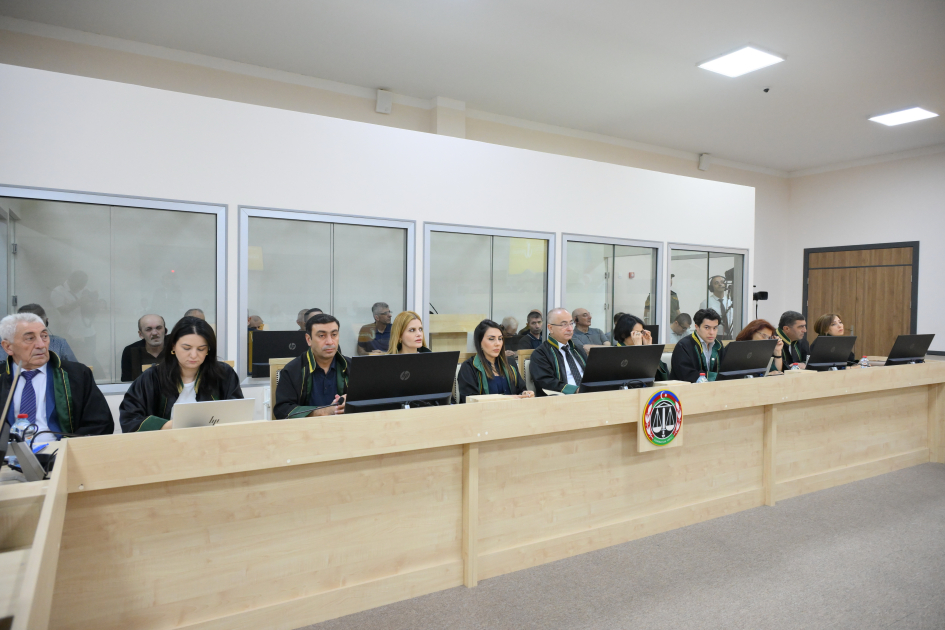 Ermənistan silahlı qüvvələrinin Zəngilana hücumları nəticəsində məcburi köçkün düşmüş, yaralanmış, doğmaları öldürülmüş şəxslər məhkəmədə ifadə veriblər (FOTO)