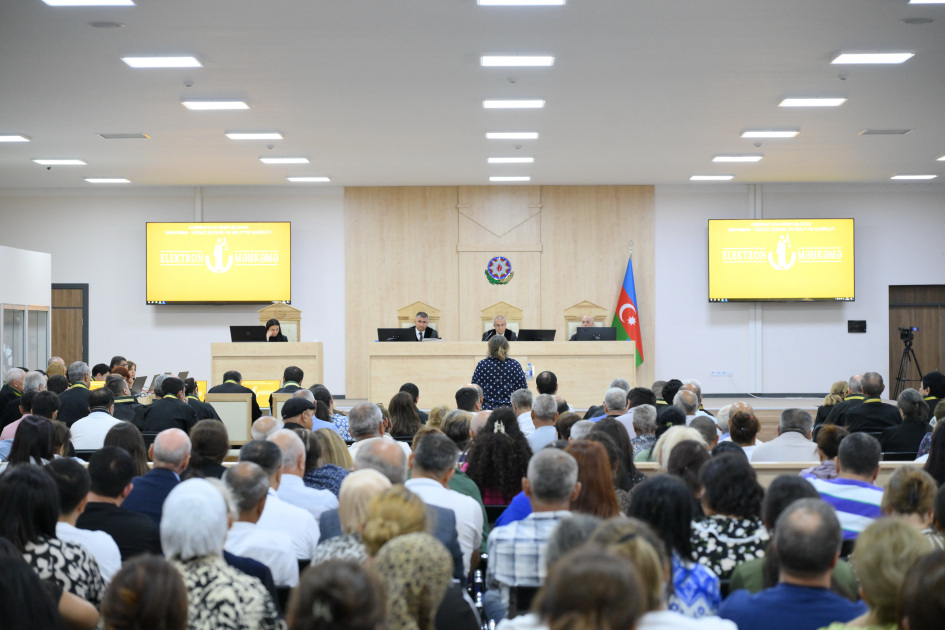 Ermənistan silahlı qüvvələrinin Zəngilana hücumları nəticəsində məcburi köçkün düşmüş, yaralanmış, doğmaları öldürülmüş şəxslər məhkəmədə ifadə veriblər (FOTO)