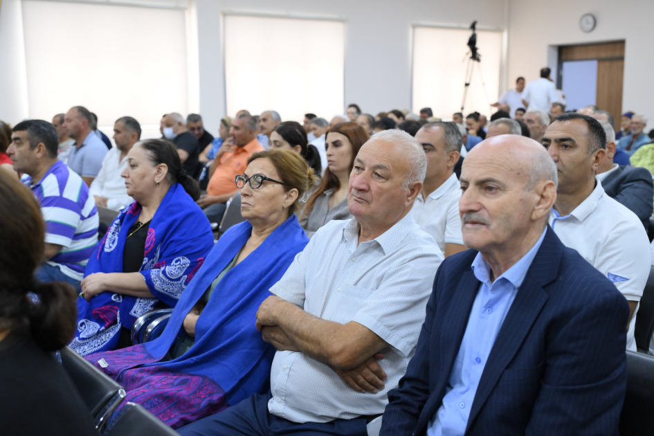 Ermənistan silahlı qüvvələrinin Zəngilana hücumları nəticəsində məcburi köçkün düşmüş, yaralanmış, doğmaları öldürülmüş şəxslər məhkəmədə ifadə veriblər (FOTO)