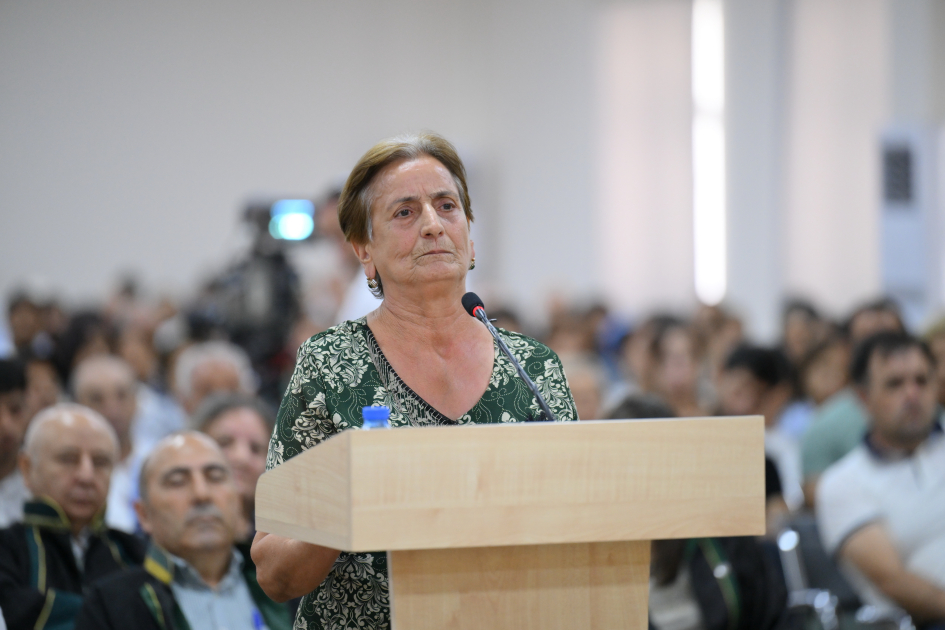 Ermənistan silahlı qüvvələrinin Zəngilana hücumları nəticəsində məcburi köçkün düşmüş, yaralanmış, doğmaları öldürülmüş şəxslər məhkəmədə ifadə veriblər (FOTO)