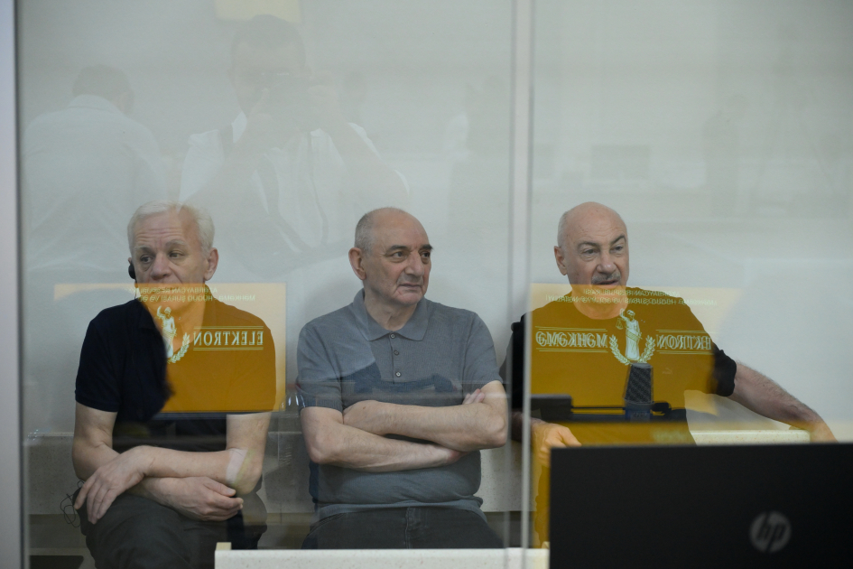 Ermənistan silahlı qüvvələrinin Zəngilana hücumları nəticəsində məcburi köçkün düşmüş, yaralanmış, doğmaları öldürülmüş şəxslər məhkəmədə ifadə veriblər (FOTO)