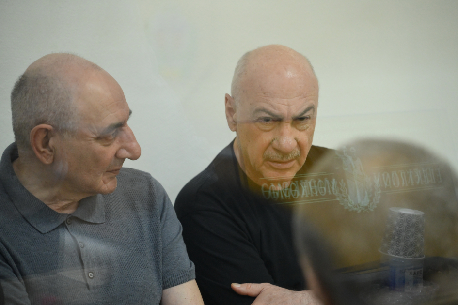 Ermənistan silahlı qüvvələrinin Zəngilana hücumları nəticəsində məcburi köçkün düşmüş, yaralanmış, doğmaları öldürülmüş şəxslər məhkəmədə ifadə veriblər (FOTO)