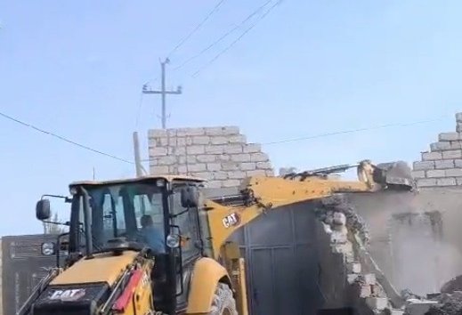 FHN tərəfindən daha bir qanunsuz tikili sökülüb (FOTO/VİDEO)