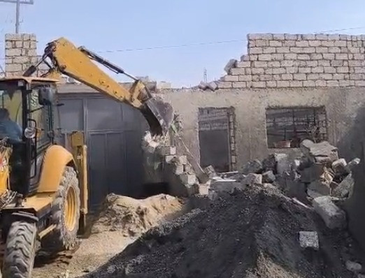 FHN tərəfindən daha bir qanunsuz tikili sökülüb (FOTO/VİDEO)
