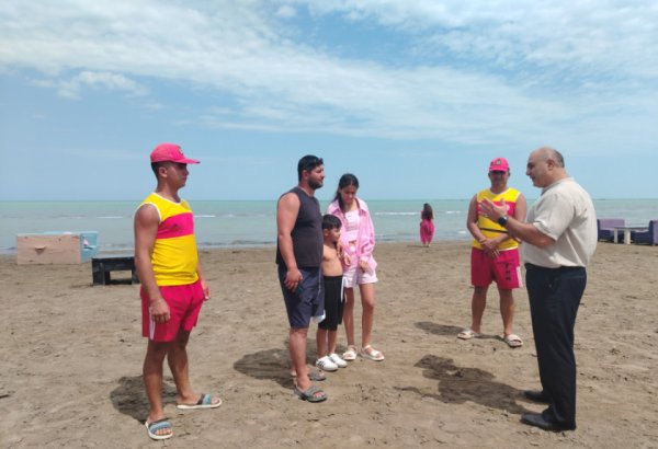 FHN-in Sumqayıt Regional Mərkəzi çimərliklərdə maarifləndirmə tədbirlərini davam etdirir (FOTO)
