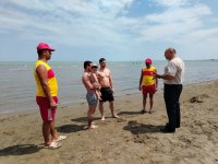FHN-in Sumqayıt Regional Mərkəzi çimərliklərdə maarifləndirmə tədbirlərini davam etdirir (FOTO)