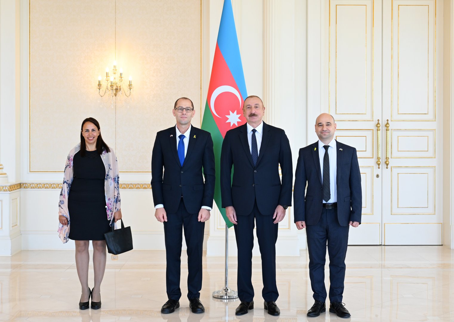 Prezident İlham Əliyev İsrailin Azərbaycanda yeni təyin olunmuş səfirinin etimadnaməsini qəbul edib (FOTO)