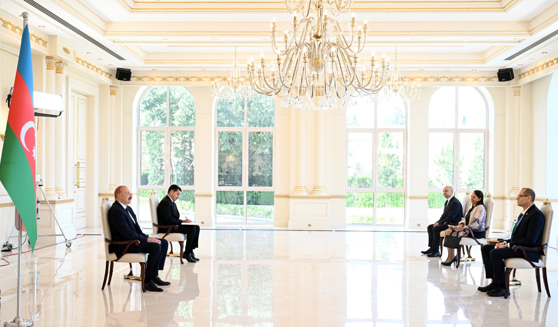 Prezident İlham Əliyev İsrailin Azərbaycanda yeni təyin olunmuş səfirinin etimadnaməsini qəbul edib (FOTO)