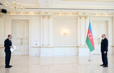 Prezident İlham Əliyev İsrailin Azərbaycanda yeni təyin olunmuş səfirinin etimadnaməsini qəbul edib (FOTO/VİDEO)
