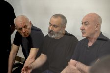 Ermənistan silahlı qüvvələrinin Xankəndiyə, Laçına, Kəlbəcərə, Ağdərəyə, Cəbrayıla, Füzuliyə hücumları nəticəsində məcburi köçkün düşmüş, yaralanmış, doğmaları öldürülmüş şəxslər məhkəmədə ifadə veriblər (FOTO)