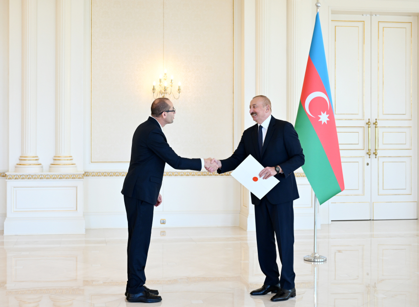 Prezident İlham Əliyev İsrailin Azərbaycanda yeni təyin olunmuş səfirinin etimadnaməsini qəbul edib (FOTO)