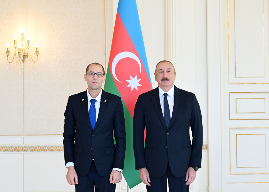 Prezident İlham Əliyev İsrailin Azərbaycanda yeni təyin olunmuş səfirinin etimadnaməsini qəbul edib (FOTO)