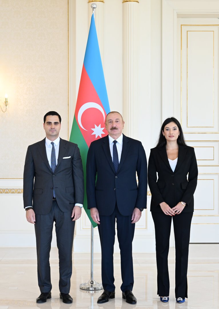 Prezident İlham Əliyev Slovakiyanın Azərbaycanda yeni təyin olunmuş səfirinin etimadnaməsini qəbul edib (FOTO/VİDEO)