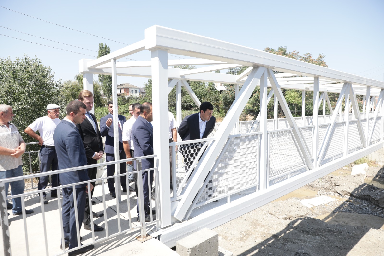 Xaçmazda yeni piyada körpüsü inşa olunub (FOTO)
