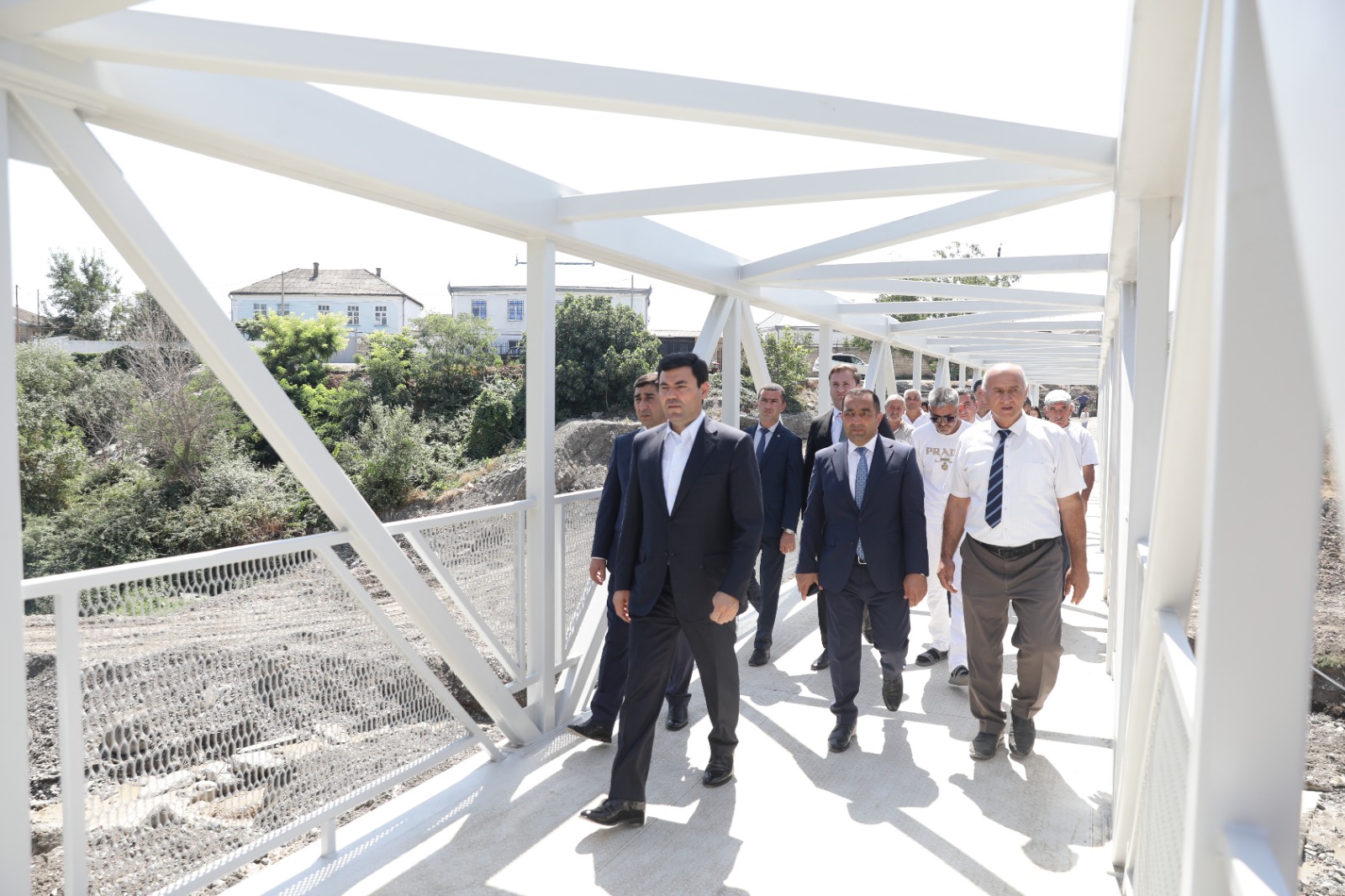 Xaçmazda yeni piyada körpüsü inşa olunub (FOTO)