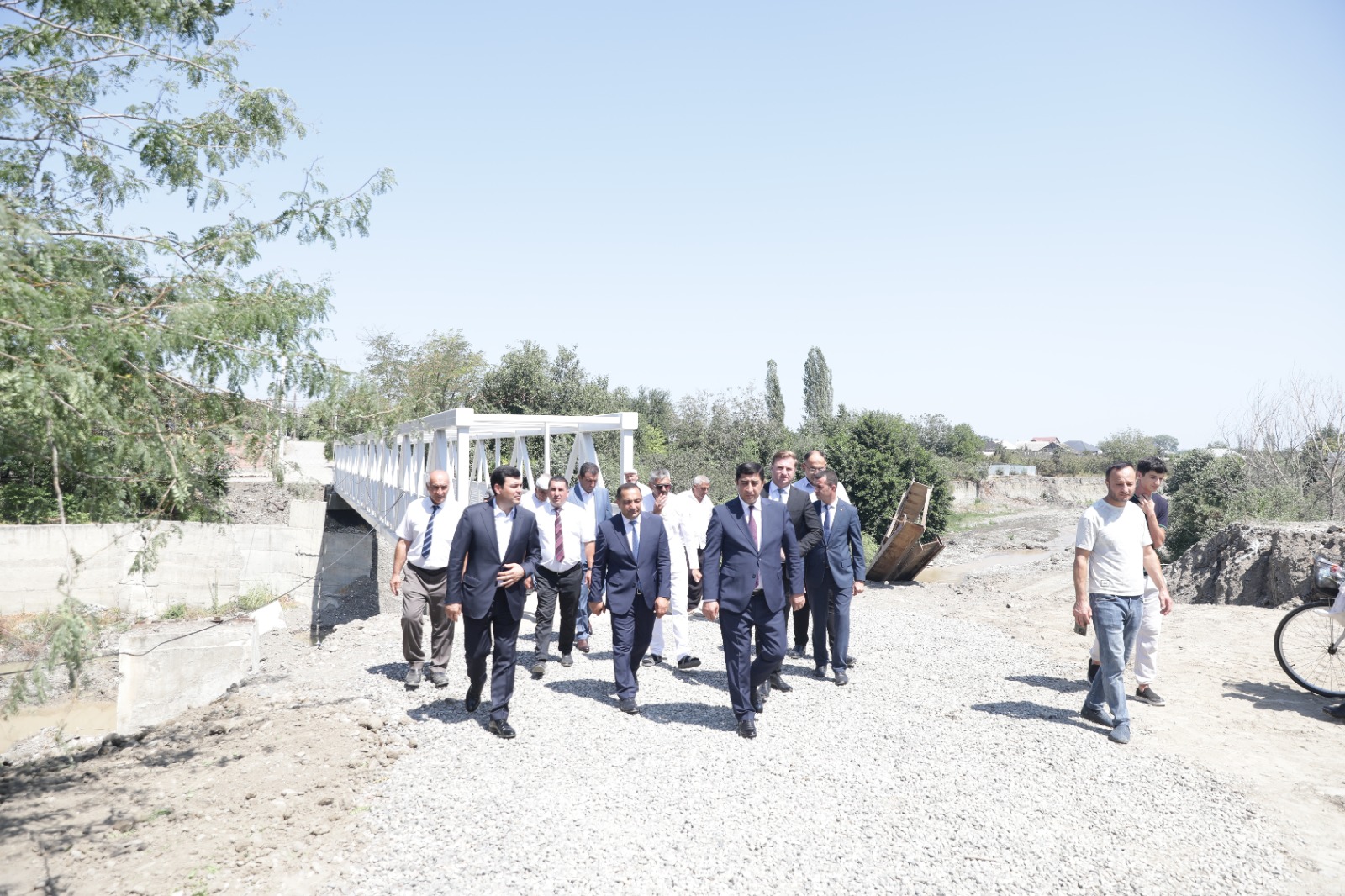 Xaçmazda yeni piyada körpüsü inşa olunub (FOTO)