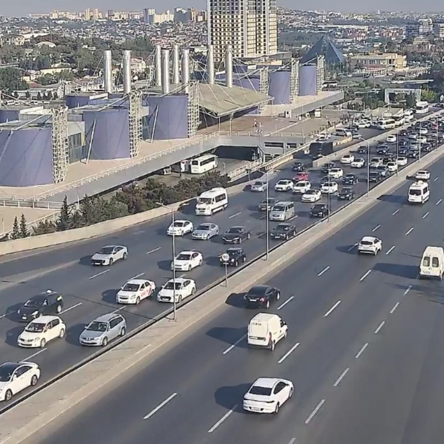 Sürücülərin NƏZƏRİNƏ: Bakıda bu yollarda sıxlıq var - SİYAHI (FOTO)