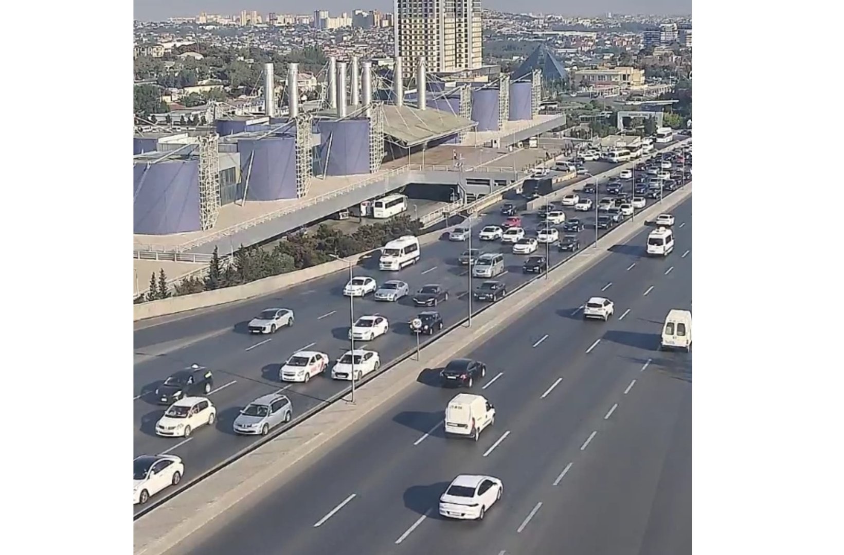 Sürücülərin NƏZƏRİNƏ: Bakıda bu yollarda sıxlıq var - SİYAHI (FOTO)