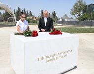 Prezident İlham Əliyev və Birinci xanım Mehriban Əliyeva Gәncә Memorial Kompleksində görülən işlərlə tanış olublar (FOTO) (YENİLƏNİB)