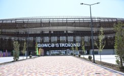 Prezident İlham Əliyev və Birinci xanım Mehriban Əliyeva Gəncə şəhər stadionunda tikinti işlərinin gedişi ilə tanış olublar (FOTO) (YENİLƏNİB)
