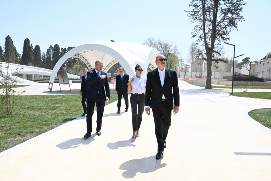 Prezident İlham Əliyev və Birinci xanım Mehriban Əliyeva Gәncә Memorial Kompleksində görülən işlərlə tanış olublar (FOTO) (YENİLƏNİB)