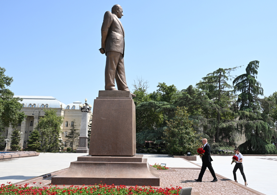 Prezident İlham Əliyev və Birinci xanım Mehriban Əliyeva Gəncə şəhərində olublar (YENİLƏNİB) (FOTO)