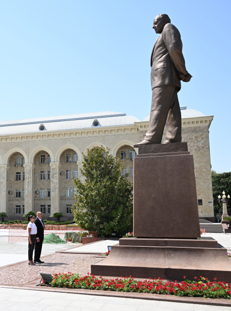 Prezident İlham Əliyev və Birinci xanım Mehriban Əliyeva Gəncə şəhərində olublar (YENİLƏNİB) (FOTO)