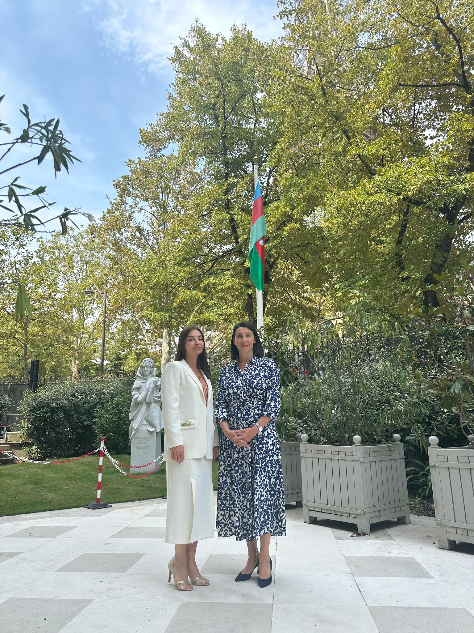 Leyla Abdullayeva Fransanın Bakıdakı yeni səfirini təbrik edib (FOTO)