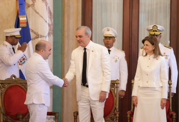 Azərbaycan səfiri etimadnaməsini Dominikan Respublikasının prezidentinə təqdim edib (FOTO)