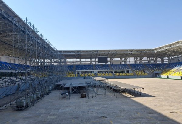 Media nümayəndələri Gəncə şəhər stadionunda aparılan tikinti işləri ilə tanış olublar (FOTO)