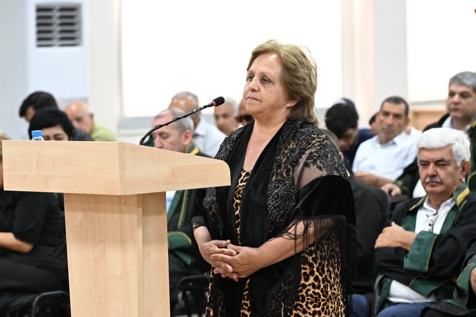 Ermənistan silahlı qüvvələrinin Xocalıya, Laçına, Kəlbəcərə, Qubadlıya hücumları nəticəsində məcburi köçkün düşmüş, yaralanmış, doğmaları öldürülmüş şəxslər məhkəmədə ifadə veriblər (FOTO)