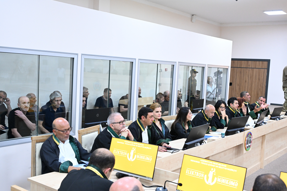Ermənistan silahlı qüvvələrinin Xocalıya, Laçına, Kəlbəcərə, Qubadlıya hücumları nəticəsində məcburi köçkün düşmüş, yaralanmış, doğmaları öldürülmüş şəxslər məhkəmədə ifadə veriblər (FOTO)