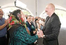 Prezident İlham Əliyev və Birinci xanım Mehriban Əliyeva Ağdərədə Vəngli və Kolatağ kəndlərinin sakinləri ilə görüşüblər (YENİLƏNİB) (FOTO/VİDEO)