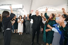 Prezident İlham Əliyev və Birinci xanım Mehriban Əliyeva Ağdərədə Vəngli və Kolatağ kəndlərinin sakinləri ilə görüşüblər (YENİLƏNİB) (FOTO/VİDEO)